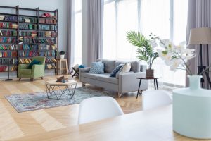 Dębowe deski podłogowe – naturalny wybór dla Twojego wnętrza